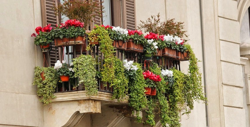 5 idee per abbellire il balcone in primavera