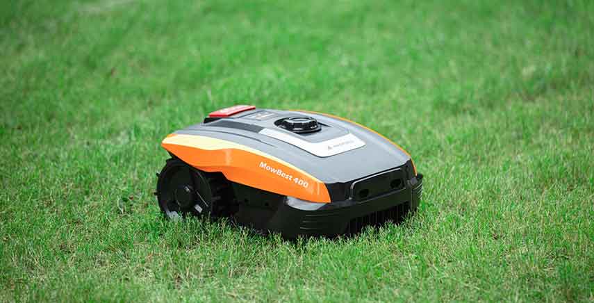 Cura del giardino: come scegliere il robot tagliaerba